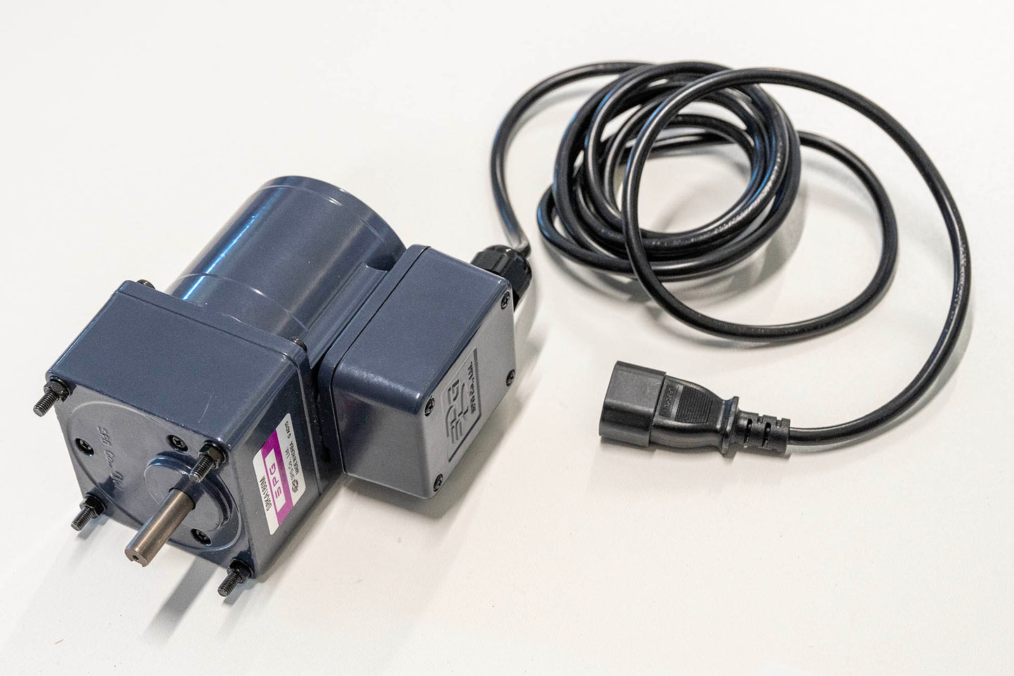 Ruuvikairan moottori yli 20kw ja yli 2m mittaisiin kairoihin