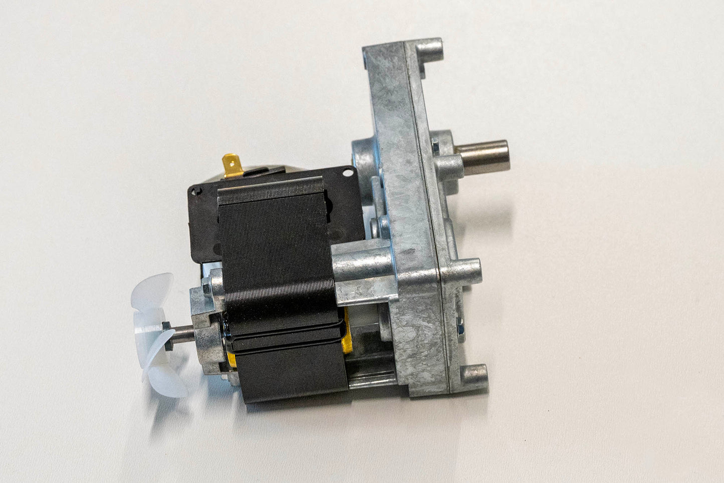 Ruuvikairan moottori alle 2m ja 20kw polttimille